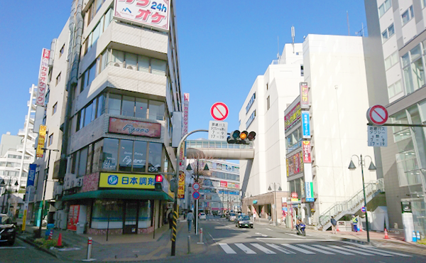 本厚木駅前のビル群