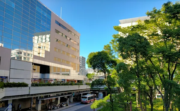 新百合ヶ丘駅前