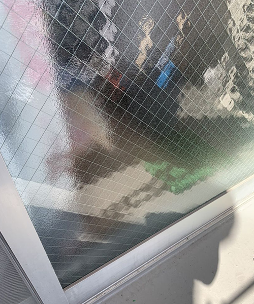 網入りガラスの割れ替え