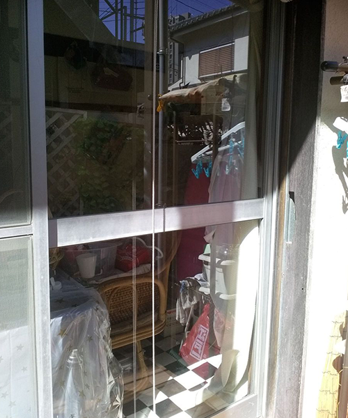 透明ガラスに入れ替えた窓