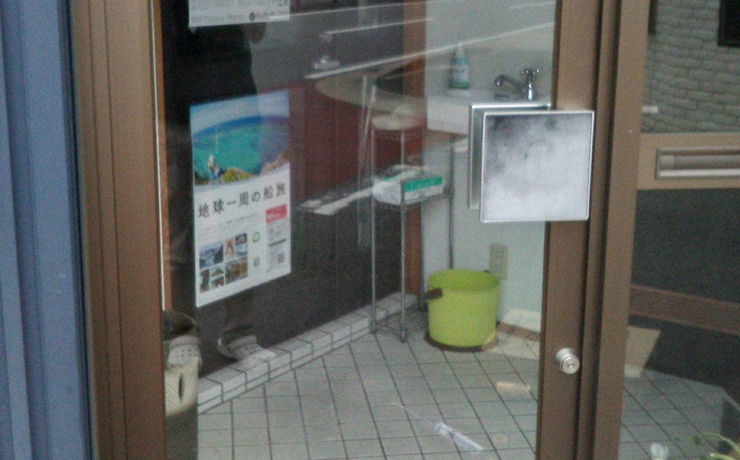 名古屋市守山区で店舗出入口ドアガラス交換