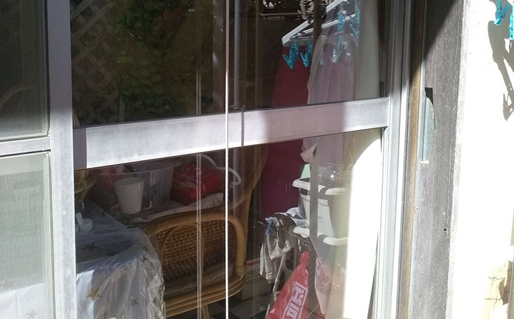 伊勢原市で曇りガラスから透明ガラスへ窓ガラス交換